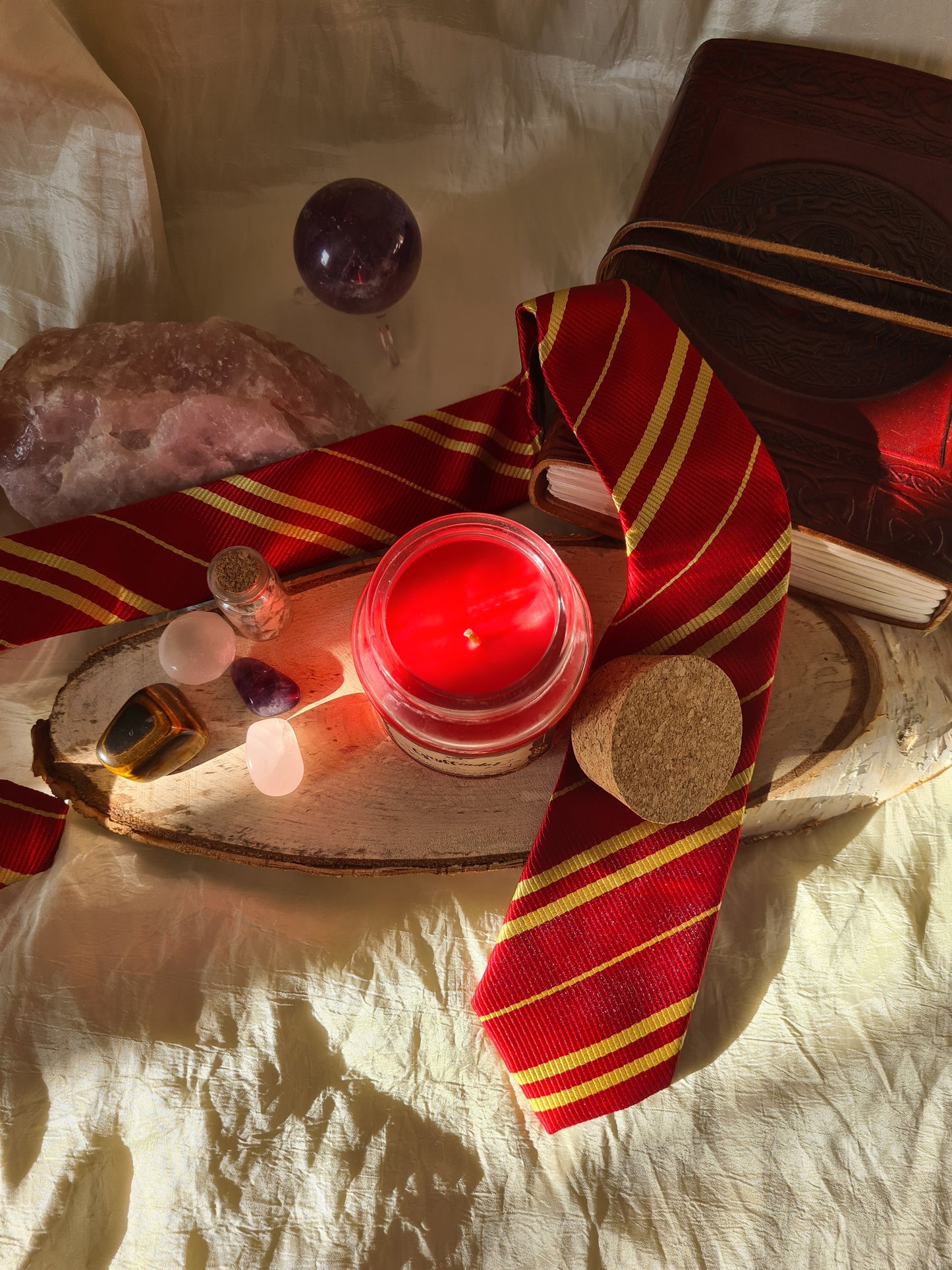 Candela "Gryffindor" – Ambra, Lampone e Cuoio | 130ml o 80ml