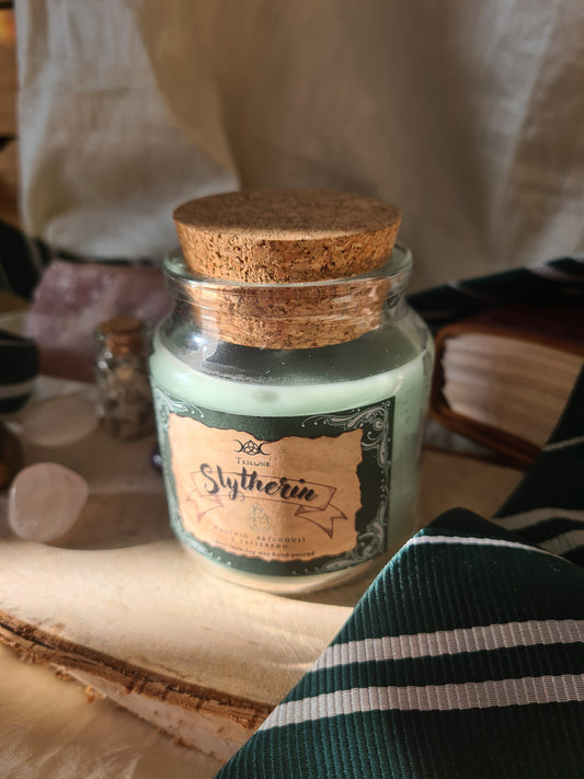 Candela "Slytherin" – Muschio, Patchouli e Zafferano | 130ml o 80ml