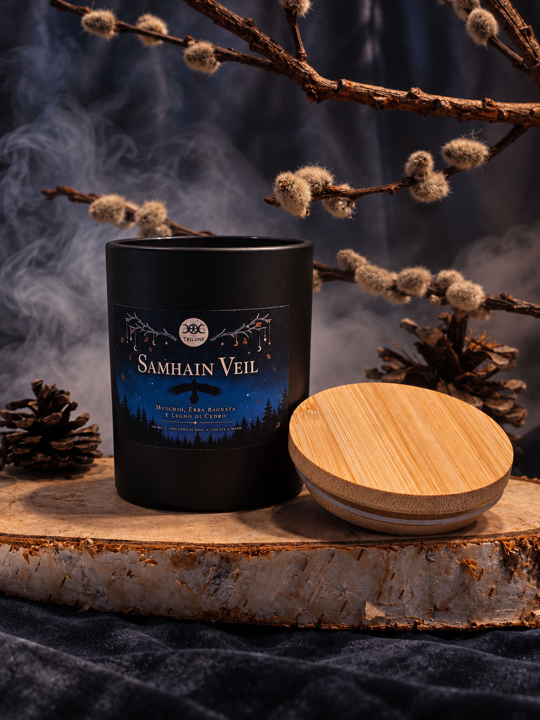 Samhain Veil – Candela Rituale | Muschio, Erba Bagnata e Legno di Cedro