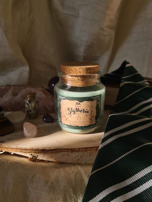 Candela "Slytherin" – Muschio, Patchouli e Zafferano | 130ml o 80ml